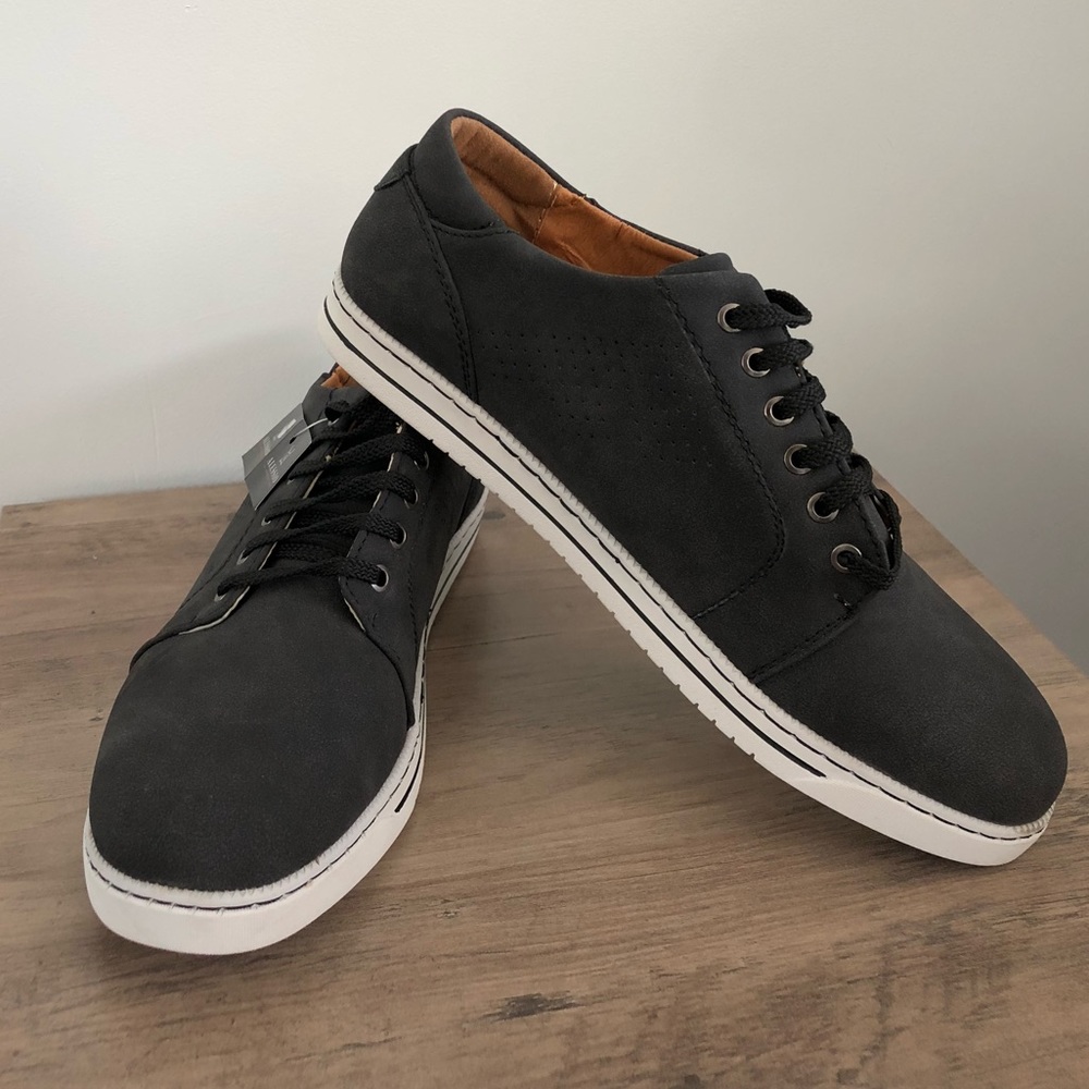 Alessio Black Sneakers